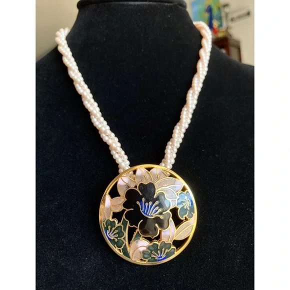 Vintage Cloisonné Pendant on Twisted Faux Pearl Necklace Pale Pink Floral - Picture 3 of 14